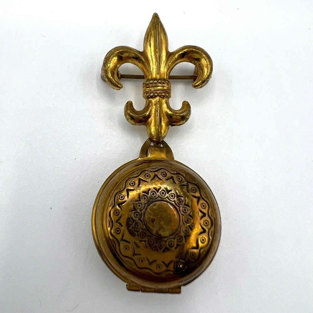 Vintage Fleur De Lis Locket Brooch Gold Tone Round Dangle Photo Sweetheart - Picture 1 of 9